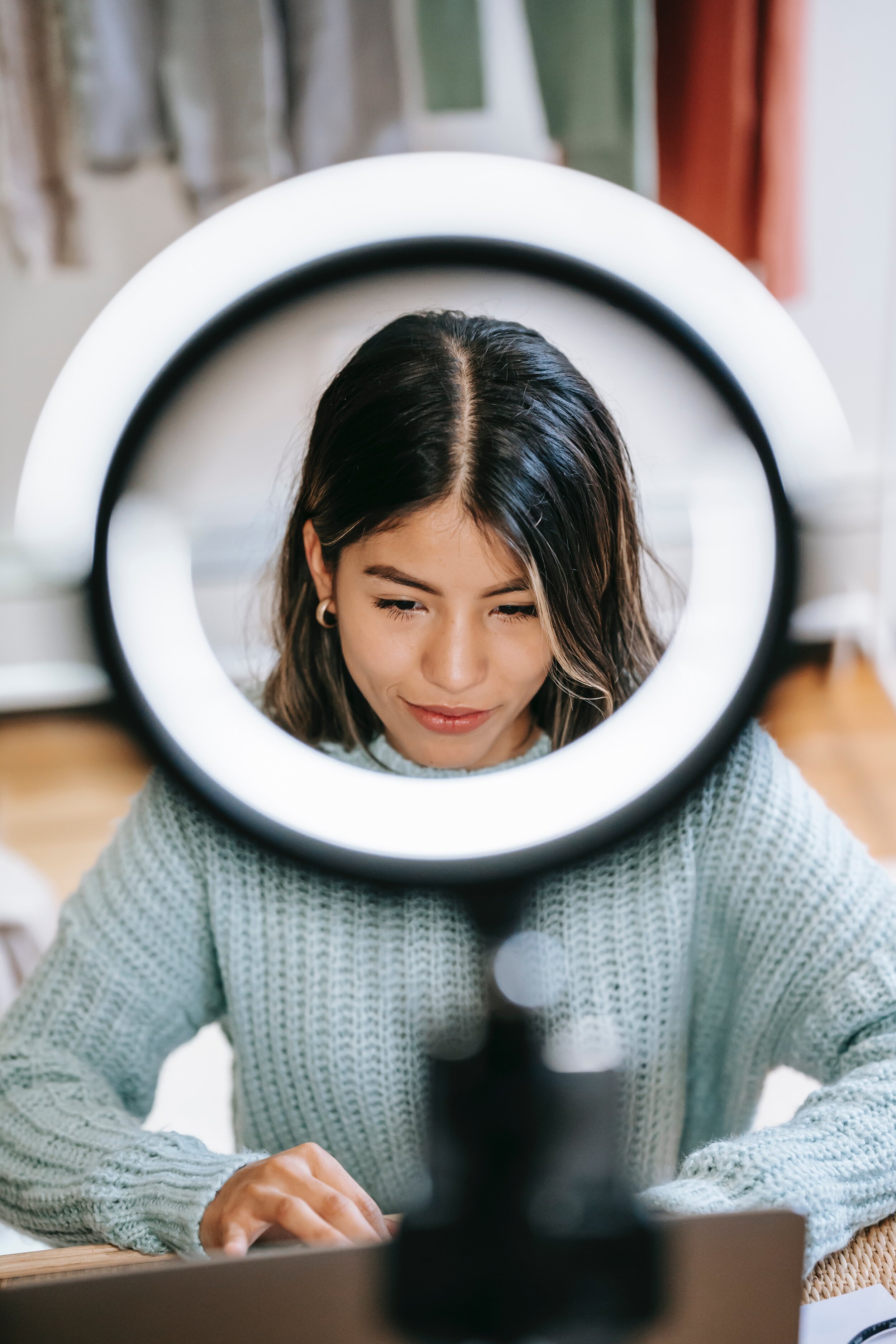 professional-ring-light-laptop.jpg