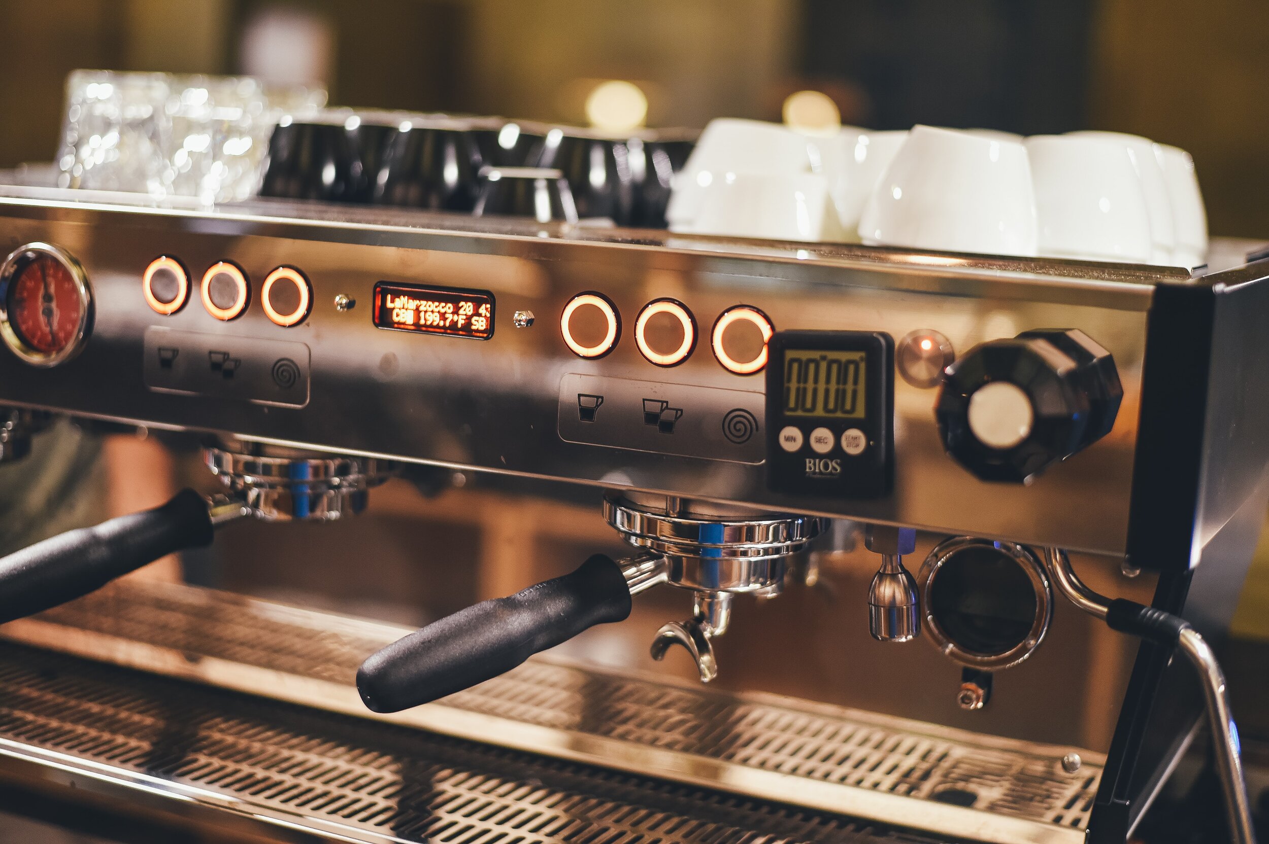 Imagine having one of these espresso machines at home! 😍