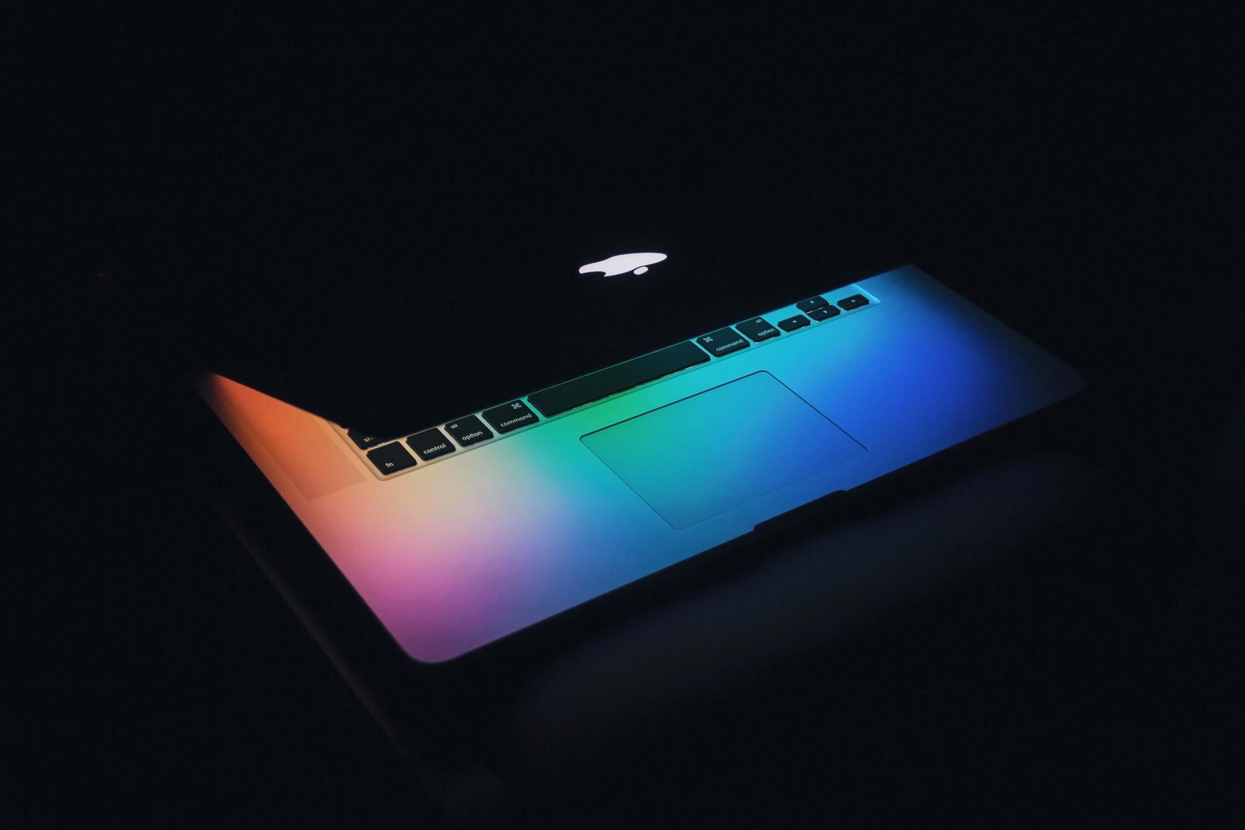MacBook Pro M1 Screen Open